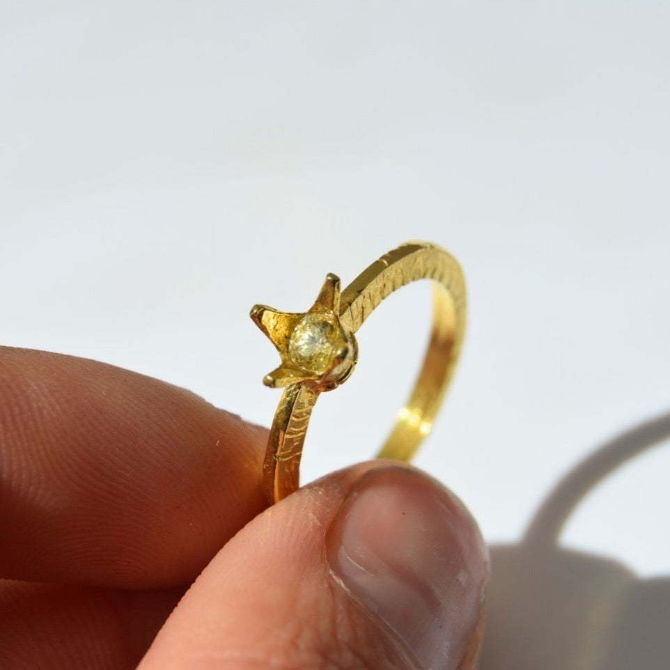 Carnívora Flower Ring